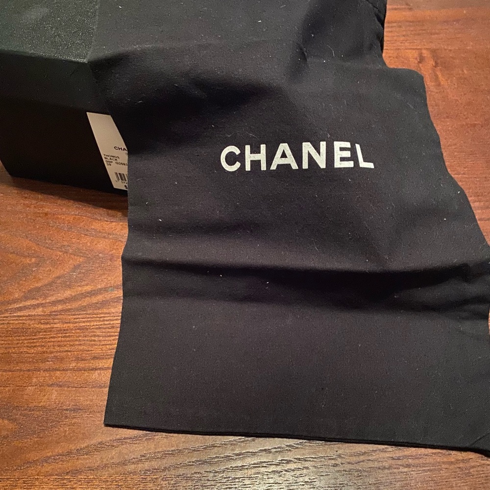 CHANEL JEWELED THONGS - Picture 15 of 15